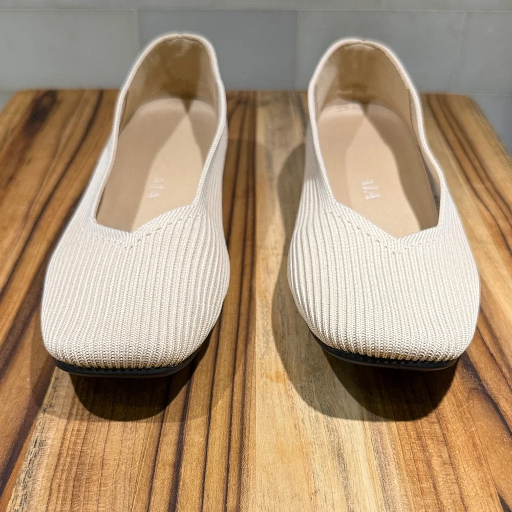 VIVAIA Mia 2.0 Square-Toe, V-Cut Flats Elegant Women's Flats in a Neutral Beige. - Picture 10 of 10